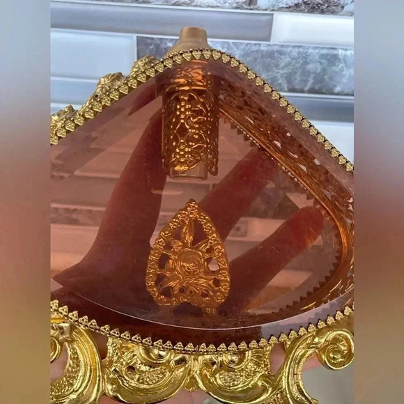 Ormolu Large Cherub Perfume Bottle w/ Amber Glass - Gold Gilt - Vintage - Picture 4 of 13